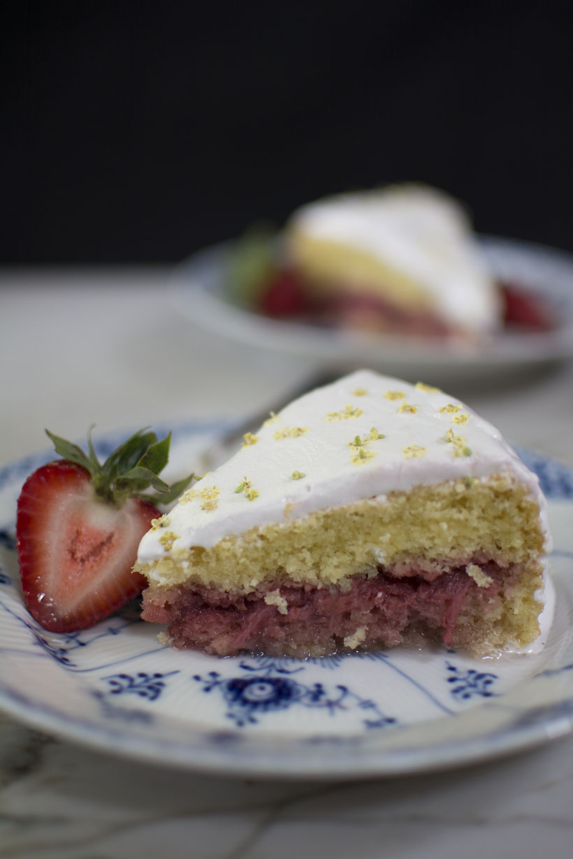 Strawberry Sponge Cake