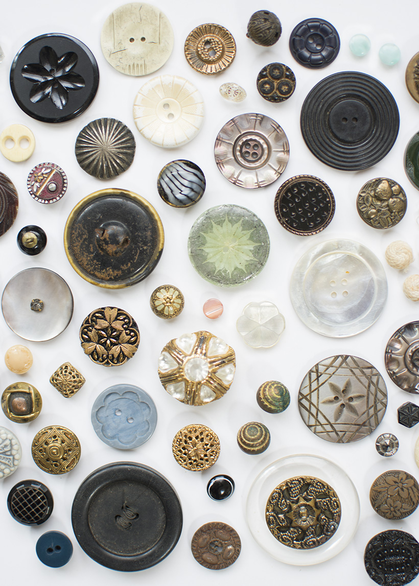 Curating Buttons: The Lore of the Artisan